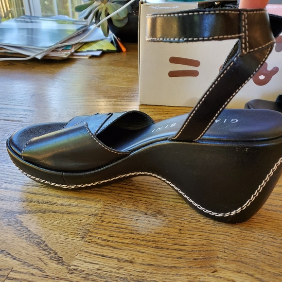 Gianni Bini Black Wedge Sandals - Picture 7 of 14
